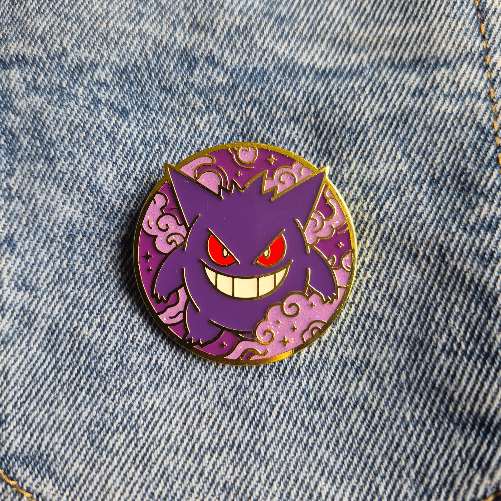 Pin Gengar Dorado